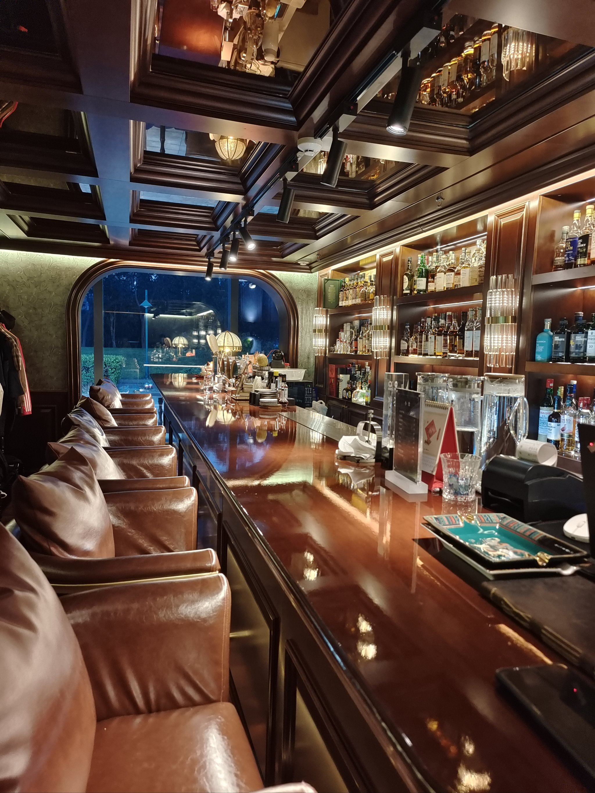 鹤岗商务ktv单人商务ktv优选体验-绥滨县ktv预订